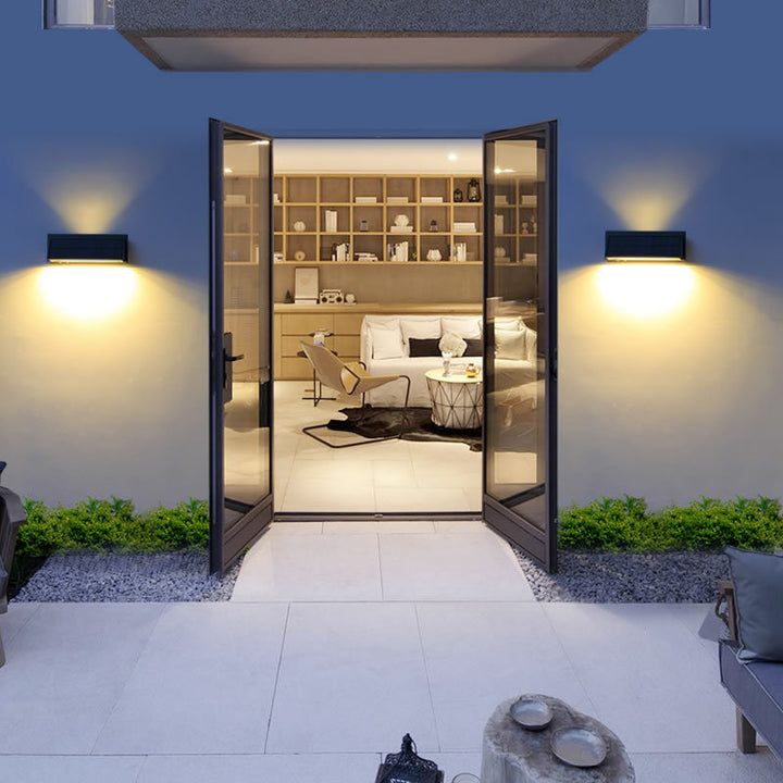 Aplique de pared LED rectangular inclinado para patio exterior, moderno y minimalista, solar, impermeable, de aluminio y vidrio 