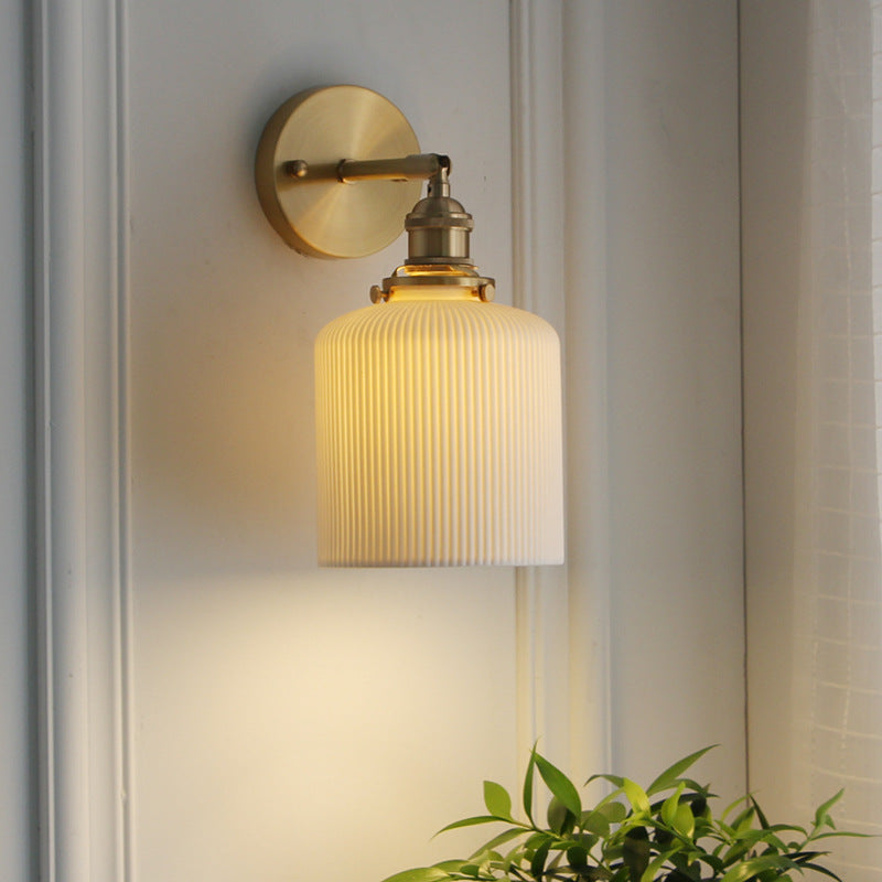Japanischer Retro Minimalistischer Zylinder Oval Messing Lucite 1-Licht Wandleuchte 