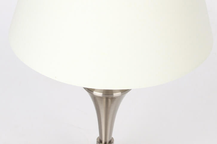 Nordischer minimalistischer beiger Stoff 1-Licht Tischlampe 