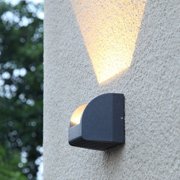 Lampe murale LED moderne minimaliste extérieure étanche carrée avec éclairage vers le haut et vers le bas 