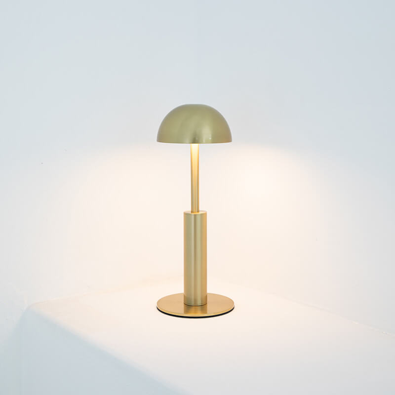 Lampe de table LED de chargement USB avec dôme doré simple 
