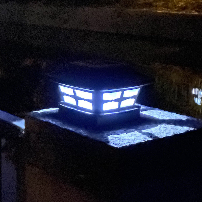 Moderne minimalistische quadratische Solar-LED-Pfostenleuchte aus Kunststoff für Garten und Landschaft im Außenbereich 