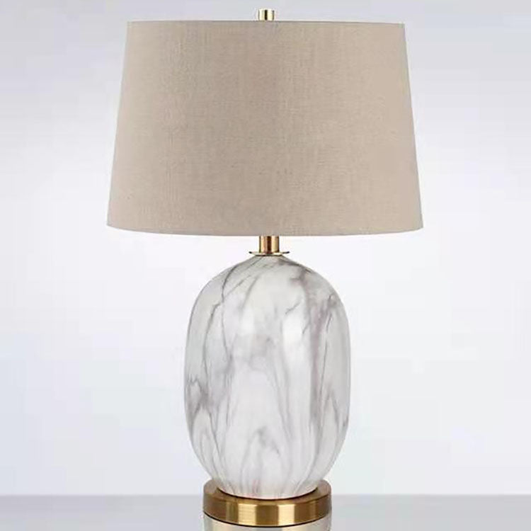 Moderne minimalistische runde Vase Basis Keramik Stoff 1-Licht Tischlampe für Schlafzimmer 