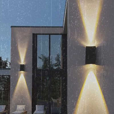 مصباح حائط LED مقاوم للماء مربع هندسي مشرق بالطاقة الشمسية البسيطة للاستخدام الخارجي 