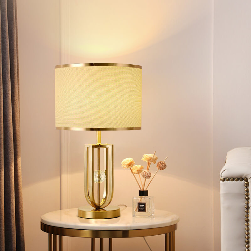 Lampe de table moderne minimaliste en tissu imitation cuivre à 1 lumière 