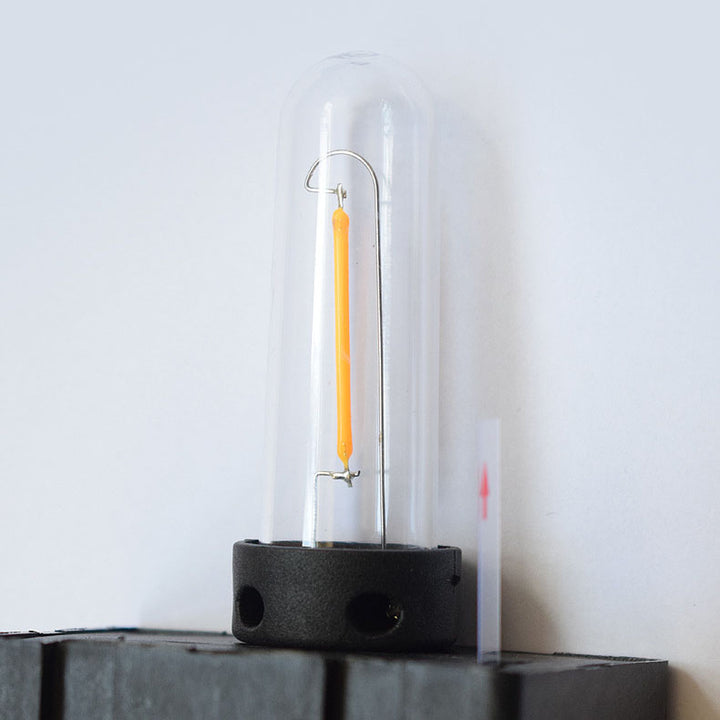 Lampe murale moderne en plastique carré solaire LED extérieure étanche pour jardin paysage 