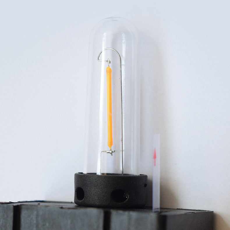 مصباح جداري عصري مربع من البلاستيك يعمل بالطاقة الشمسية LED مقاوم للماء للحديقة والمناظر الطبيعية 