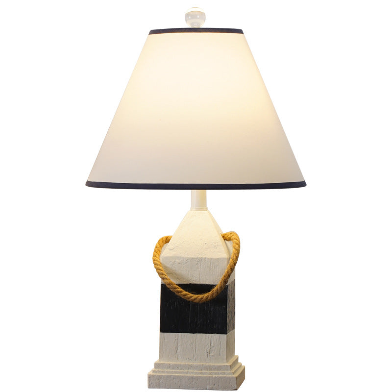 Europäische Vintage Tischlampe aus einfarbigem Kunstharz mit 1 Leuchte 