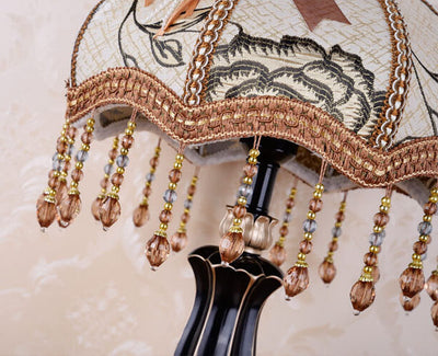 Modern European-style Fabric Petal-shaped 1-Light Table Lamp