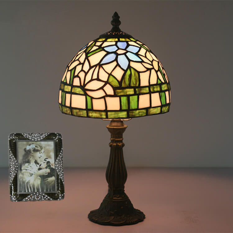 Lámpara de Mesa de 1 Luz con Cúpula de Vidrio de Colores con Flor de Hierba Tiffany Europea 