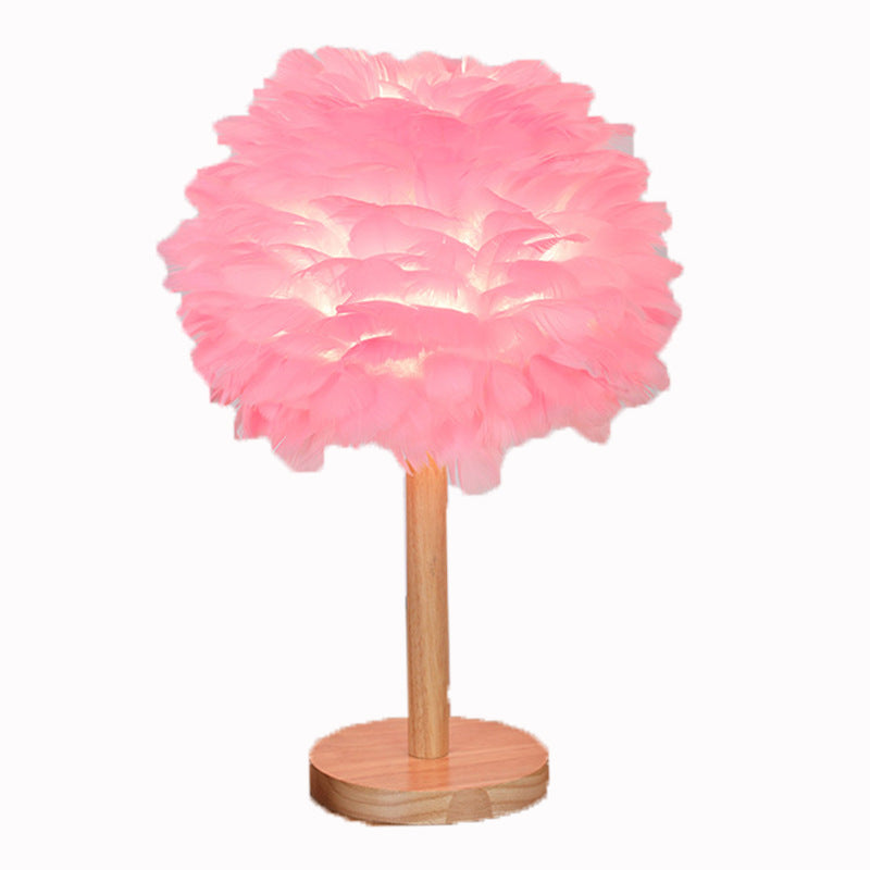Lampe de table moderne et créative à 1 lumière en bois massif avec plumes décoratives 