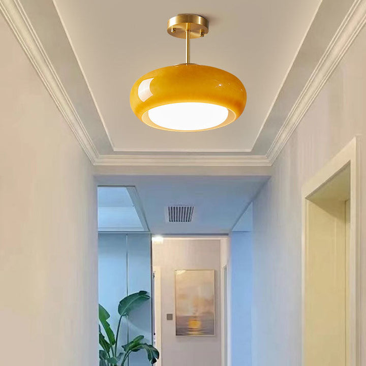Zeitgenössische skandinavische ovale Eisen-Kupfer-Glas-1-Licht-Pendelleuchte für Schlafzimmer 