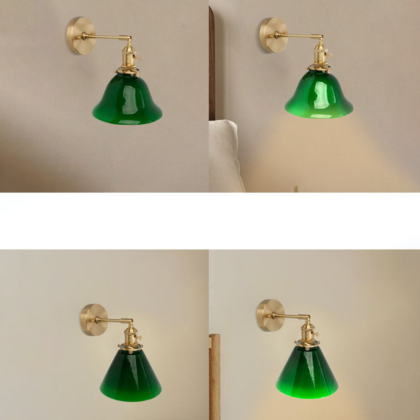 Traditionelle Vintage-Wandleuchte aus Glas, Eisen und Kupfer in Grün mit konischem Schirm, 1-flammig, für das Wohnzimmer 