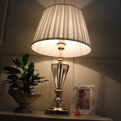 European-style Simple Crystal Fabric 1-Light Table Lamp