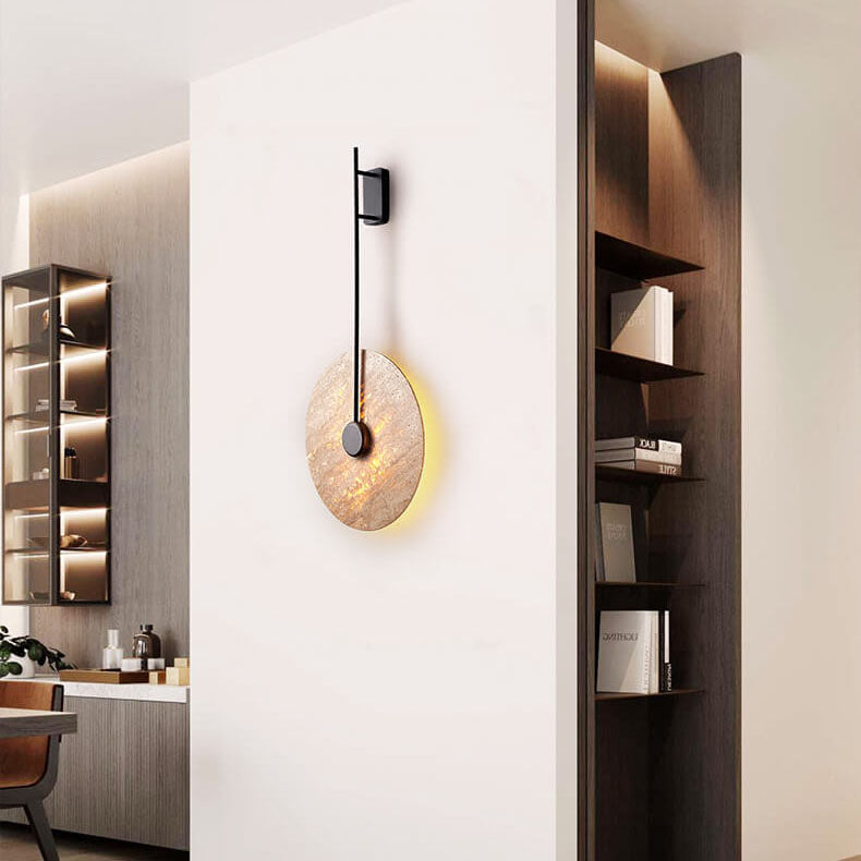 Skandinavische moderne minimalistische runde Eisen-Gelbe Travertin-LED-Wandleuchte 