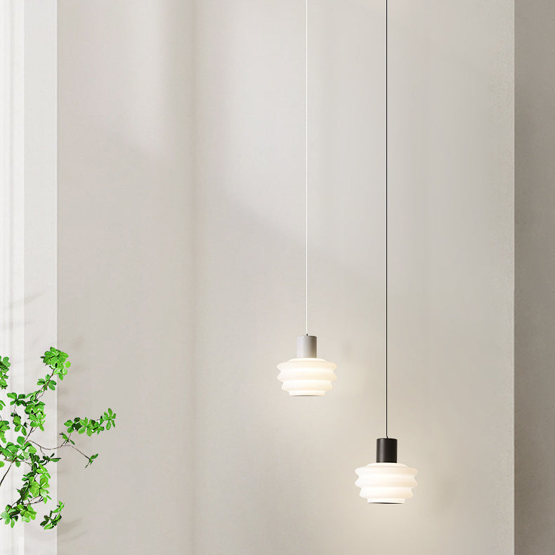 ضوء قلادة LED بلاستيكي دائري متعدد الطبقات من الحديد المدلفن لغرفة النوم بتصميم اسكندنافي معاصر 