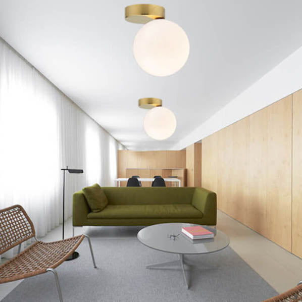 Nordischer minimalistischer weißer Orb aus Metall und Glas LED-Deckenleuchte 