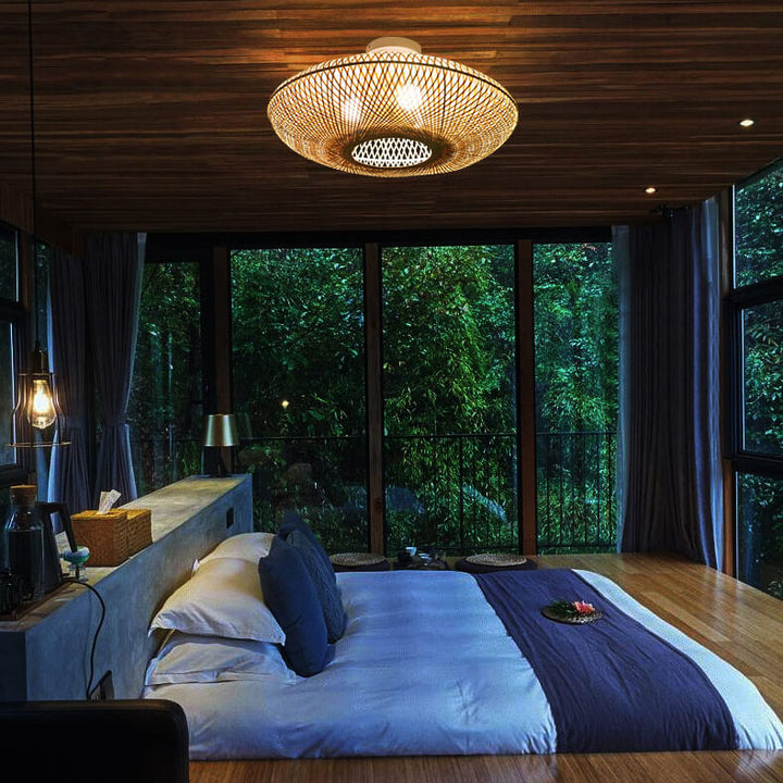 Traditionelle japanische 3-flammige Semi-Flush-Deckenleuchte in runder Bambusflechtoptik im Flying-Saucer-Design für das Schlafzimmer 