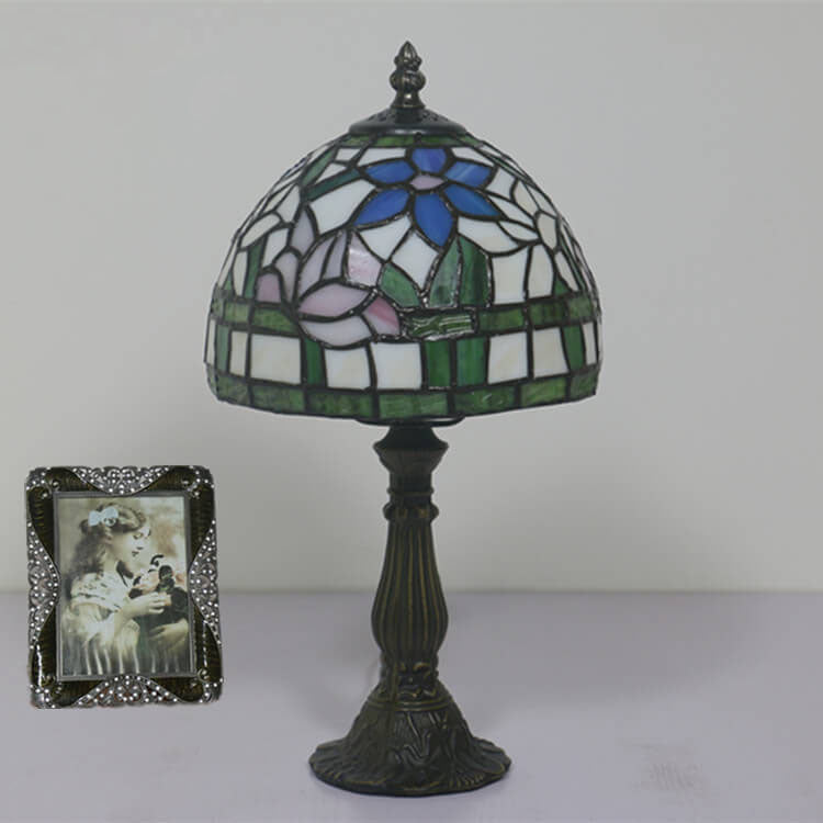 Lámpara de Mesa de 1 Luz con Cúpula de Vidrio de Colores con Flor de Hierba Tiffany Europea 