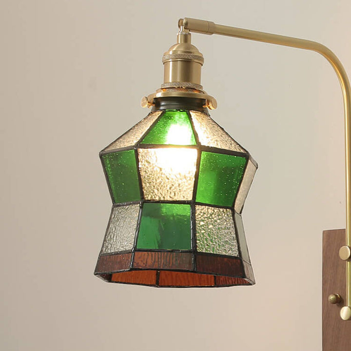 Zeitgenössische Retro-Wandleuchte mit 1 Flamme aus grünem Mosaikglas in Kegelform und Messing für das Schlafzimmer 