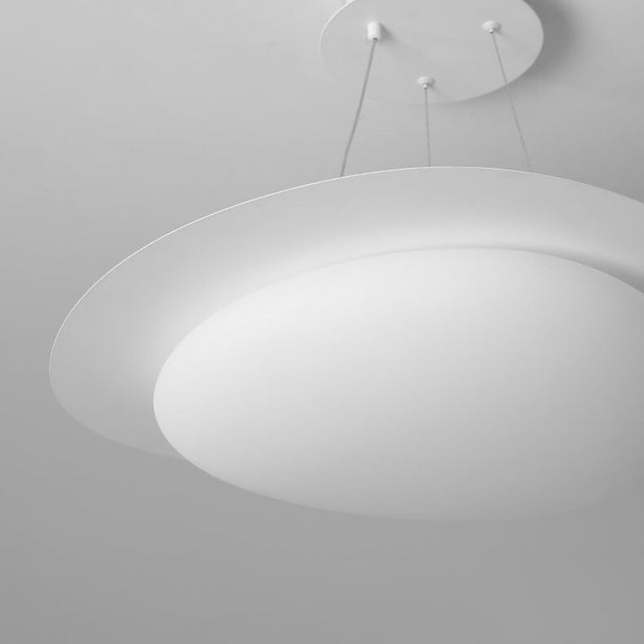 Moderne minimalistische weiße Kieselstein-Acryl-Eisen-LED-Pendelleuchte für das Wohnzimmer 