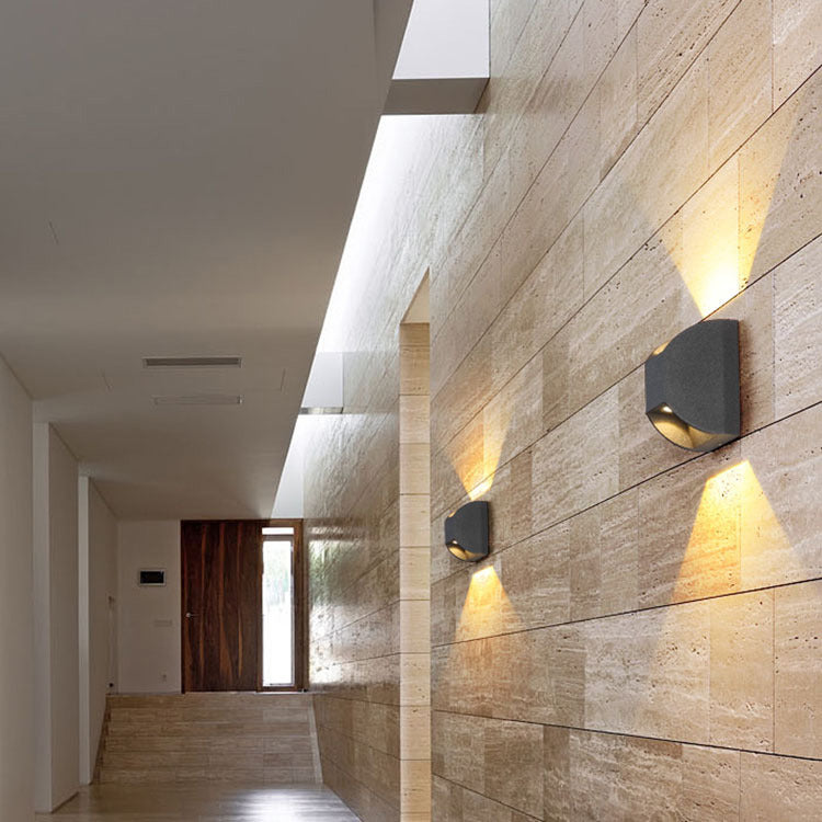 Lampe murale LED moderne minimaliste extérieure étanche carrée avec éclairage vers le haut et vers le bas 