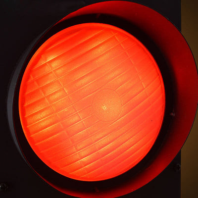 مصباح حائط LED بتصميم إشارة مرور صناعية عتيقة 