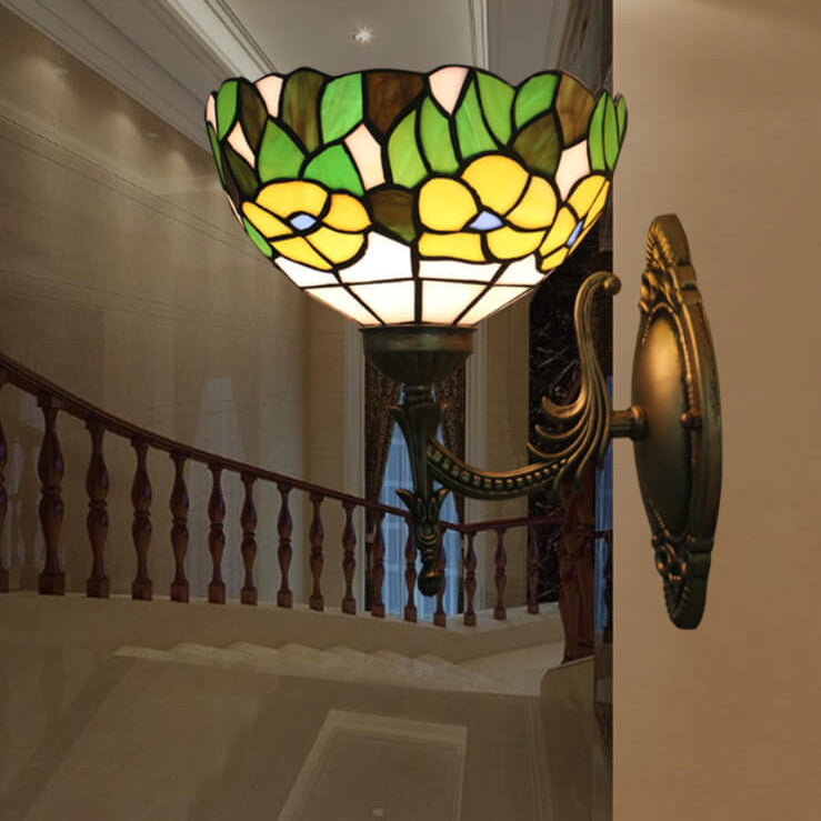 Applique murale européenne à 1 lumière en verre teinté à feuilles vertes florales Tiffany 
