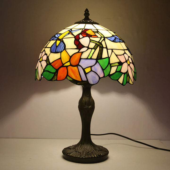Lámpara de mesa de 1 luz con pantalla abombada de vidrio y aleación, estilo rústico floral Tiffany tradicional, para dormitorio 