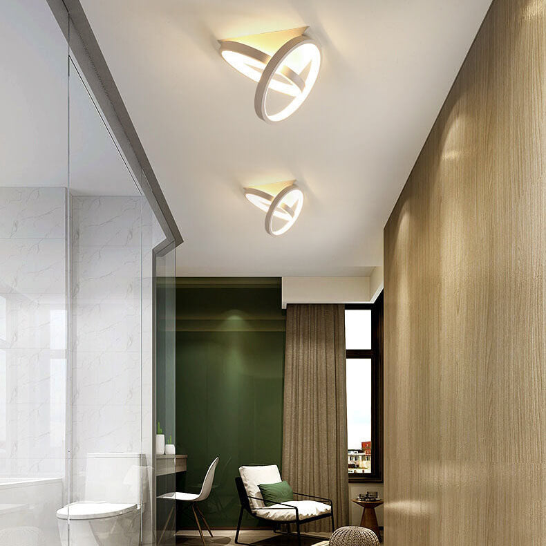Luz de techo LED semiempotrada moderna de mediados de siglo con placa de triángulo de hierro y anillo de aluminio para sala de estar 