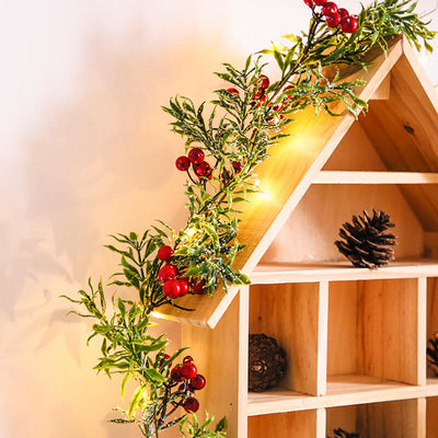 Guirlande lumineuse décorative à piles avec LED, fil de cuivre, aiguilles de pin, fruits rouges de Noël 
