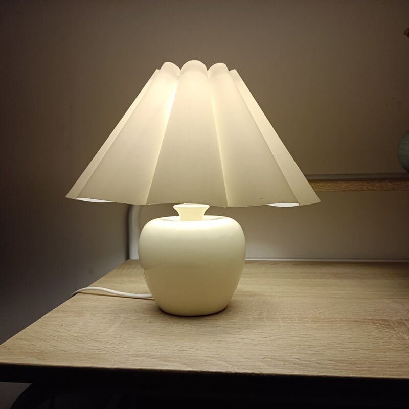 Nordic Ceramic Cloth Pleated 1-Light Table Lamp