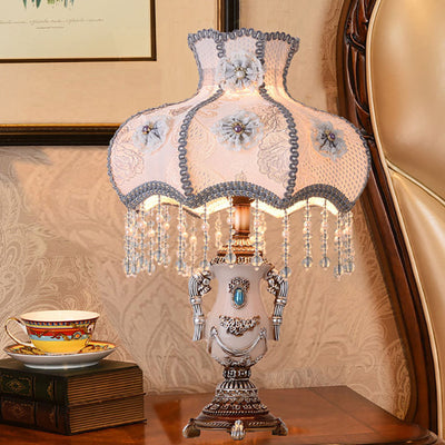 Traditionelle europäische runde Blumenperlen-Harzgewebe-1-Licht-Tischlampe für Schlafzimmer 