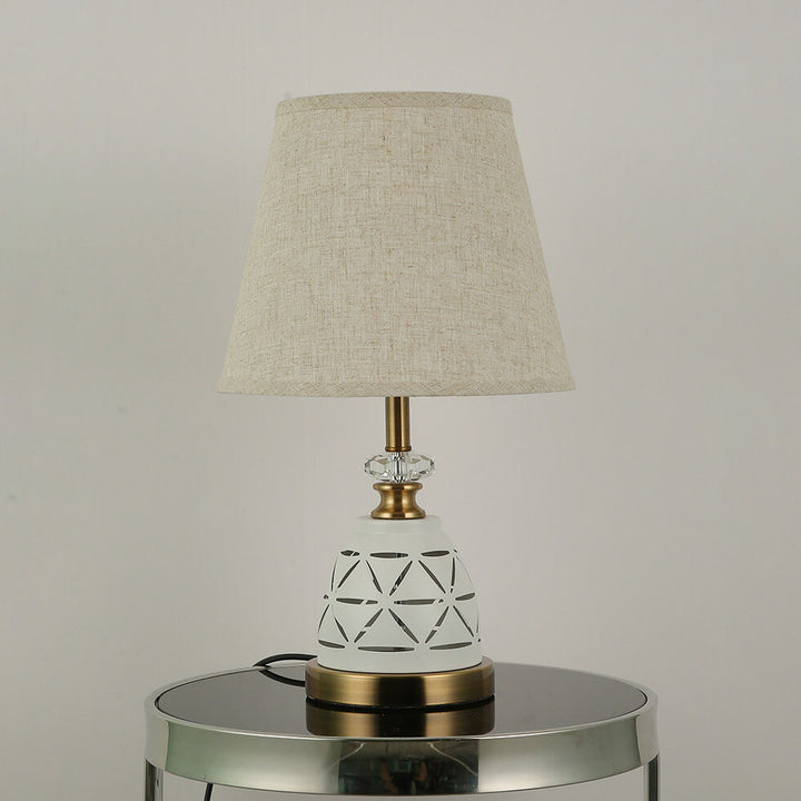 Moderne minimalistische Tischlampe aus Stoff mit einfarbiger Hardware und 1 Licht 