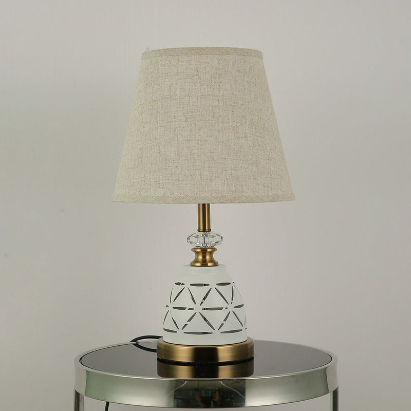 Moderne minimalistische Tischlampe aus Stoff mit einfarbiger Hardware und 1 Licht 