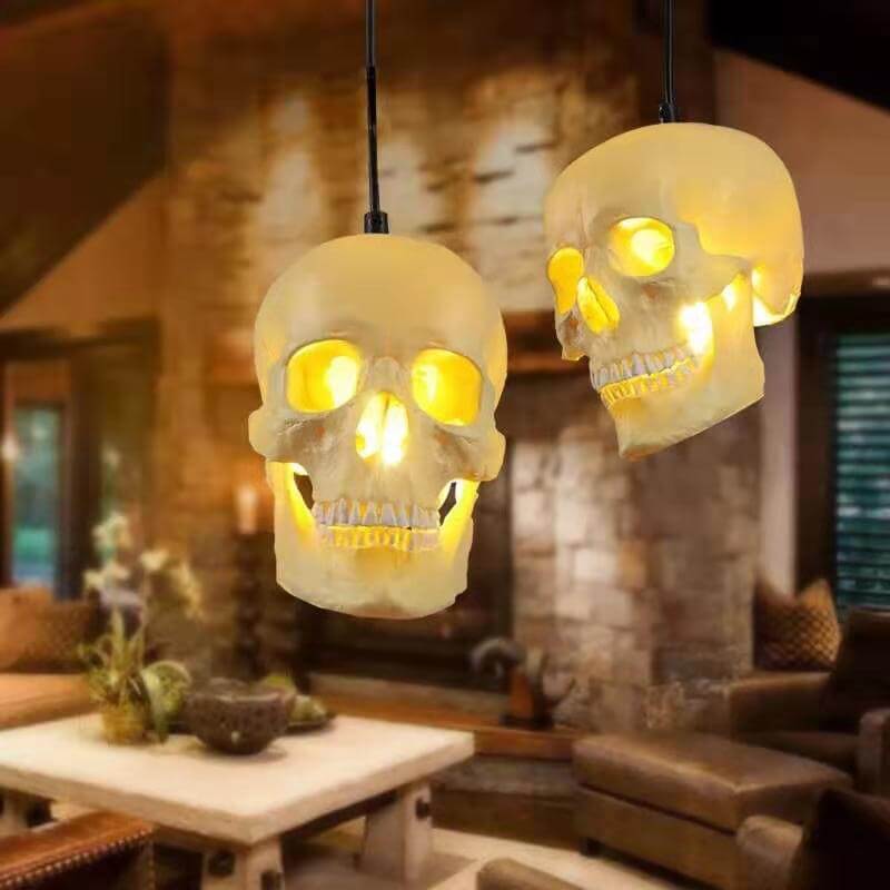 Moderne kreative Halloween-Pendelleuchte mit Totenkopf aus Kunstharz und Eisen, 1-flammig, für das Wohnzimmer 