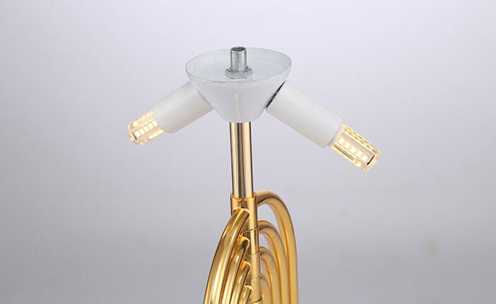 Moderne, leichte, luxuriöse, drehbare, 2-flammige Tischlampe aus Aluminiummetall 