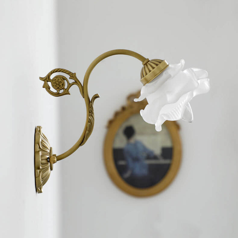 Aplique de pared de 1 luz con flor de vidrio y latón vintage francés 
