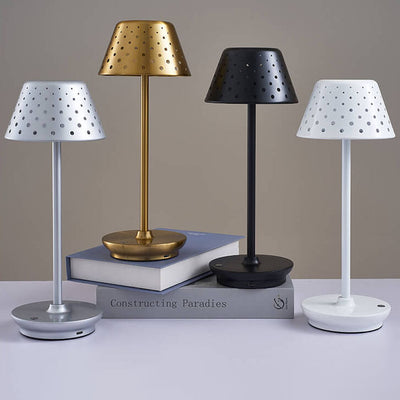 Lampe de table LED alimentée par USB en fer forgé perforé minimaliste moderne 