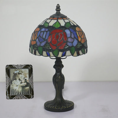 Retro Tiffany Flowering Rose Buntglas 1-Licht-Tischlampe 