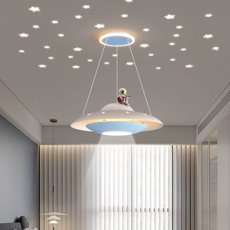 Moderne kreative Flying Saucer Space Astronaut Kinder LED-Kronleuchter