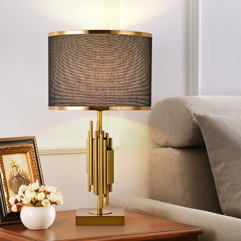Lampe de table moderne minimaliste en tissu imitation cuivre à 1 lumière 