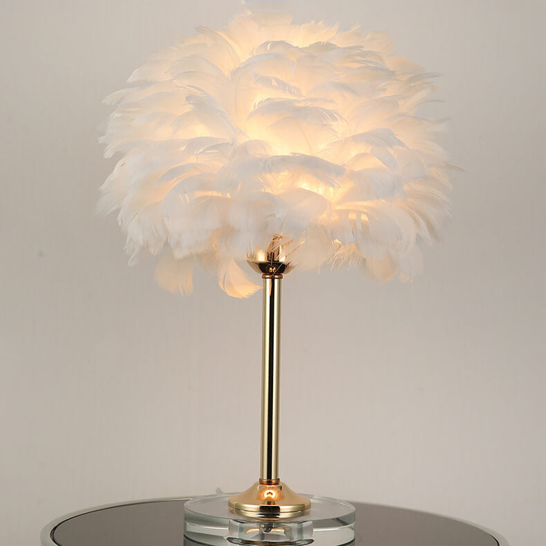 Lampe de table moderne à 1 lumière avec base en cristal et plumes 