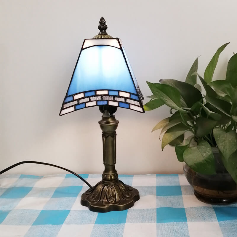 Traditional Tiffany Square Stained Glass Iron 1-Light Table Lamp For Bedroom