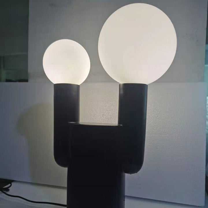 Lámpara de mesa moderna minimalista de resina con 2 luces en forma de cactus 