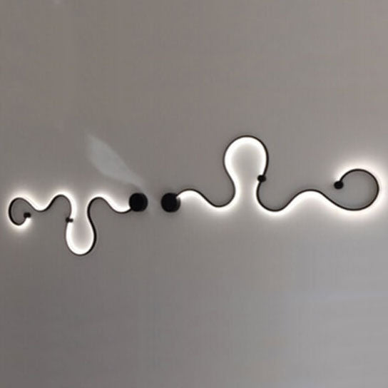 Moderne lange Aluminium-Schlangenform 1-Licht gebogene LED-Wandleuchte 