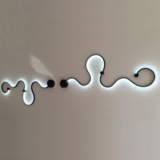 Moderne lange Aluminium-Schlangenform 1-Licht gebogene LED-Wandleuchte 