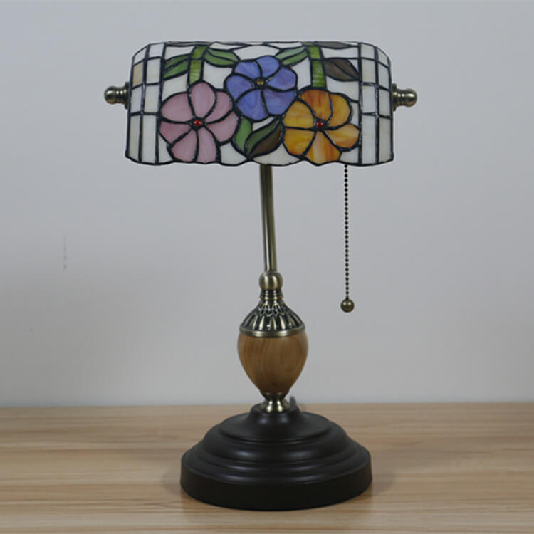 Europäische Tiffany-Blumen-Glas 1-Licht Banker Tischlampe 