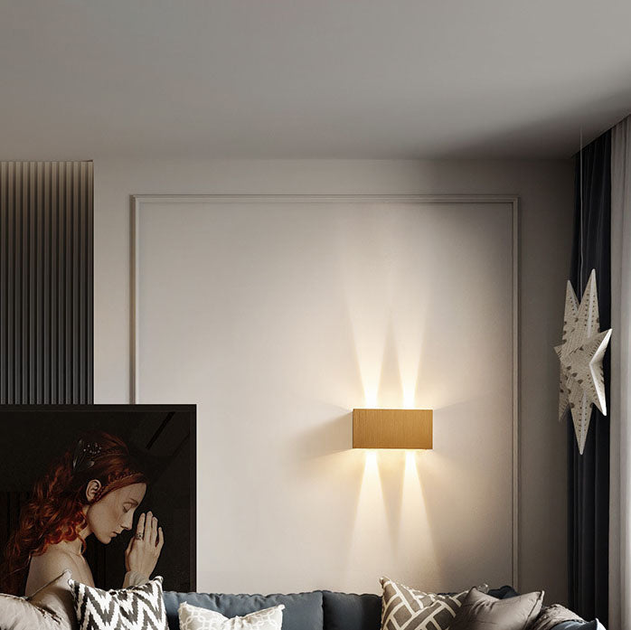 Moderne minimalistische LED-Lesewandleuchte aus Aluminium in quadratischer, flacher Form mit verstellbarem Lichtkegel für den Eingangsbereich 