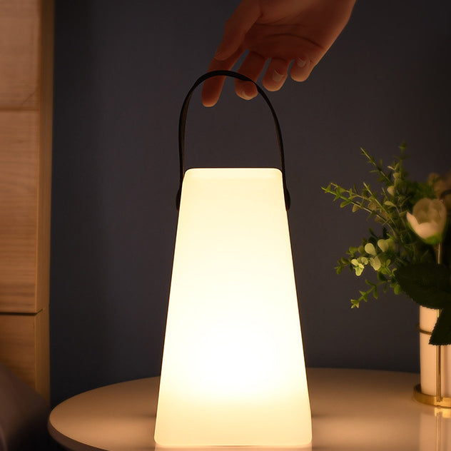 Moderne kreative einfache USB wiederaufladbare tragbare LED-Tischlampe mit 16 Farbwechseln 